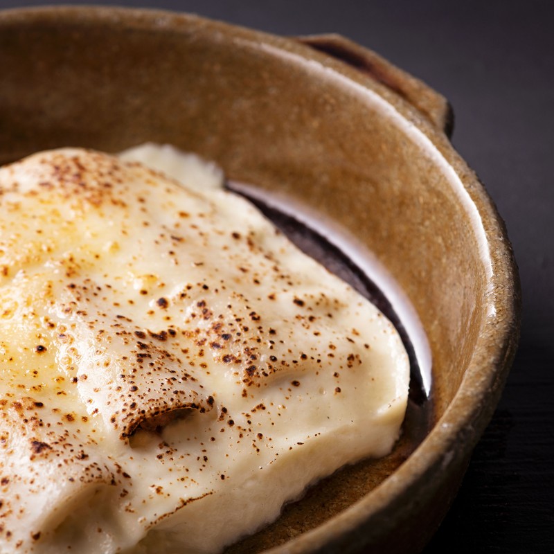 Canelón de ternera, cerdo y pollo con mousse de pato